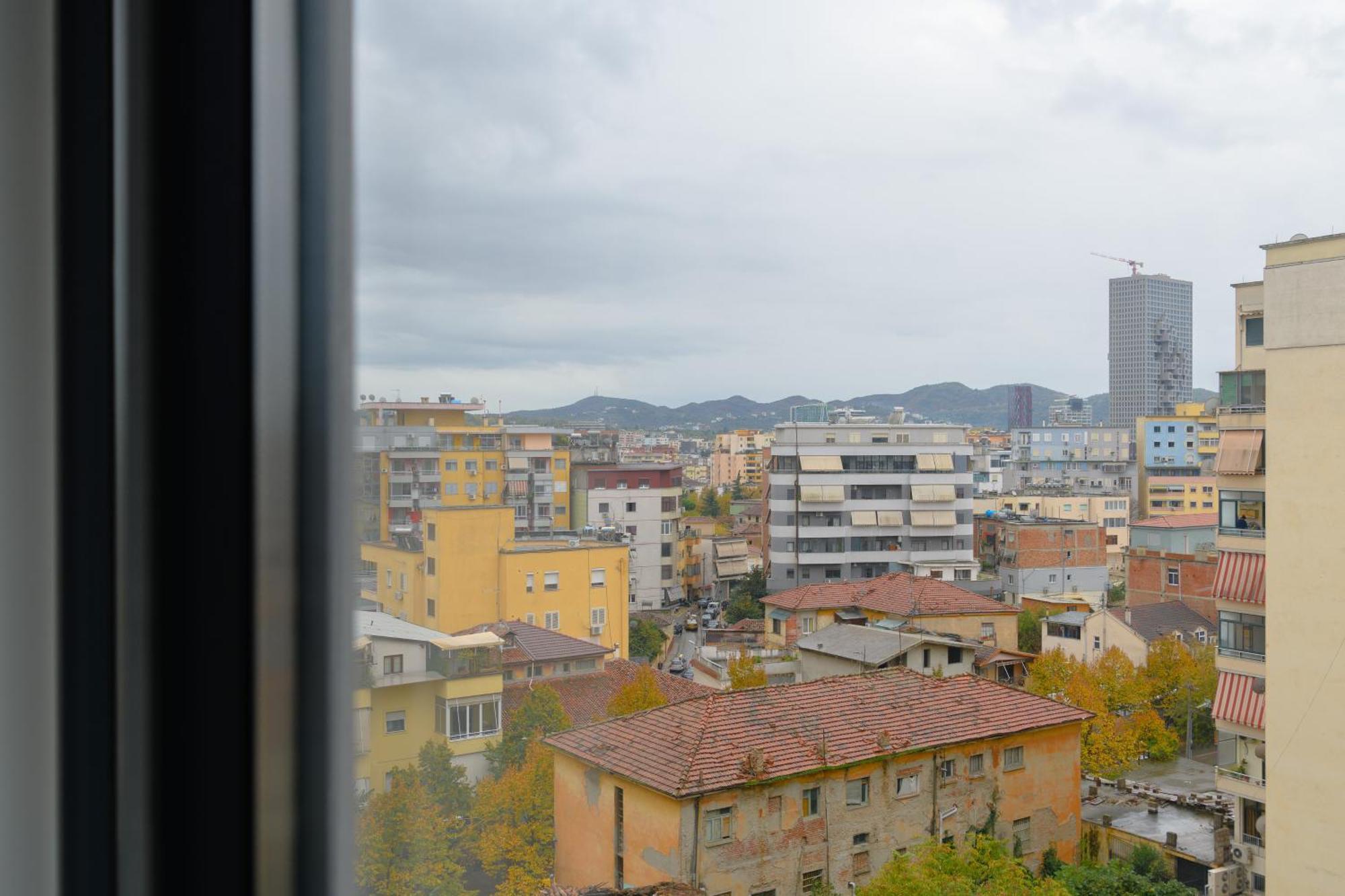 Tirana Cityscape Luaran gambar